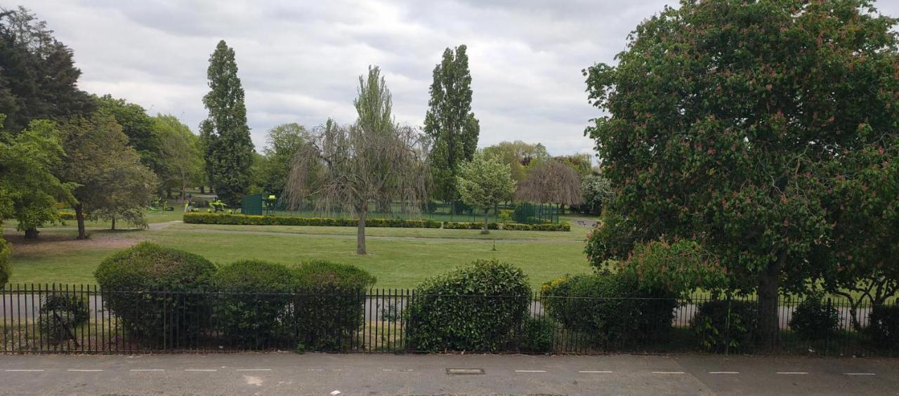 Jewel Of Barking London Villa Buitenkant foto
