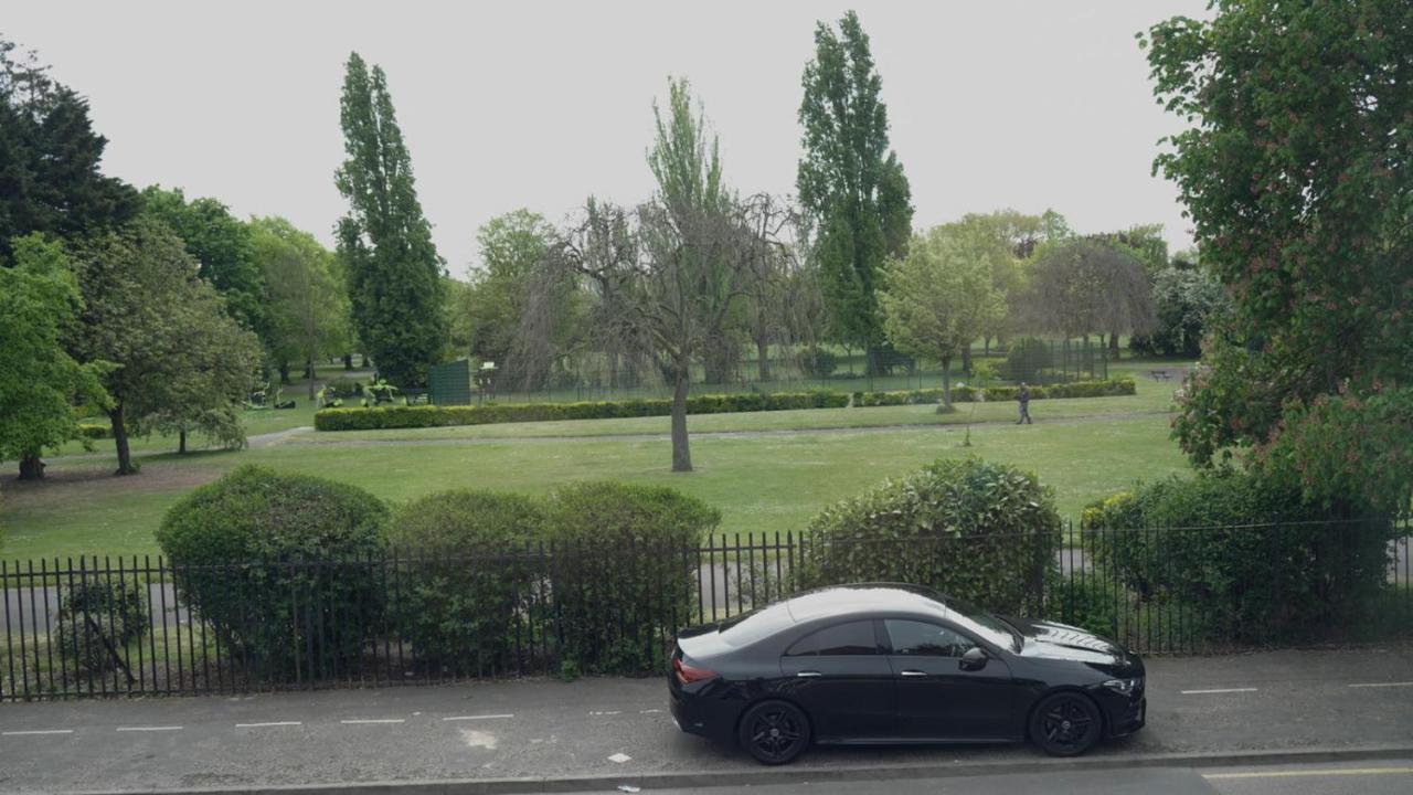 Jewel Of Barking London Villa Buitenkant foto